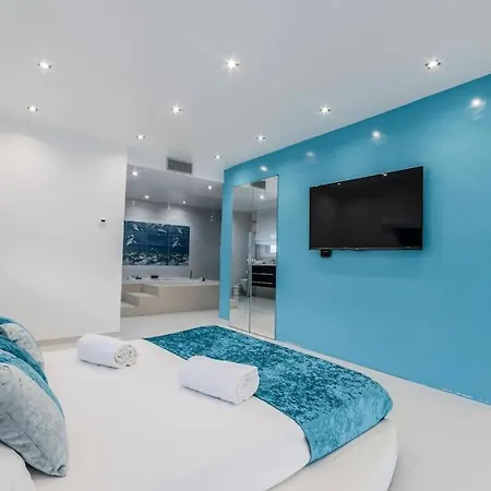 Villamarly I - Luxury House 100 From The Beach Villa *