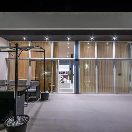 Villa Villamarly I - Luxury House 100 From The Beach Sitges