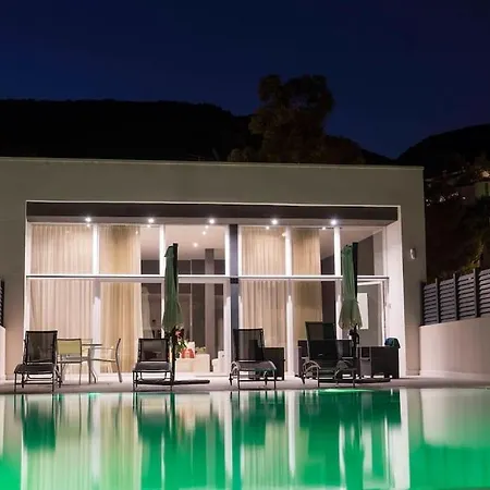 Villamarly I - Luxury House 100 From The Beach *
