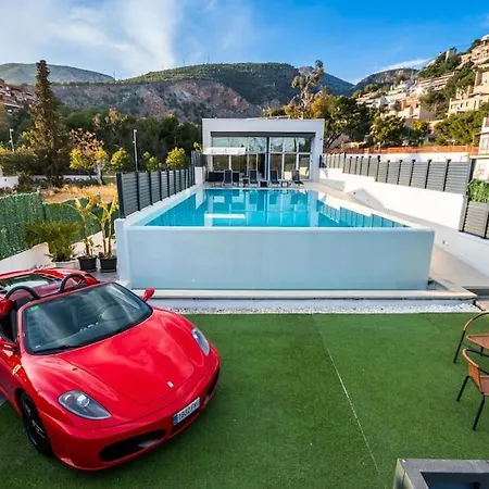 Villamarly I - Luxury House 100 From The Beach