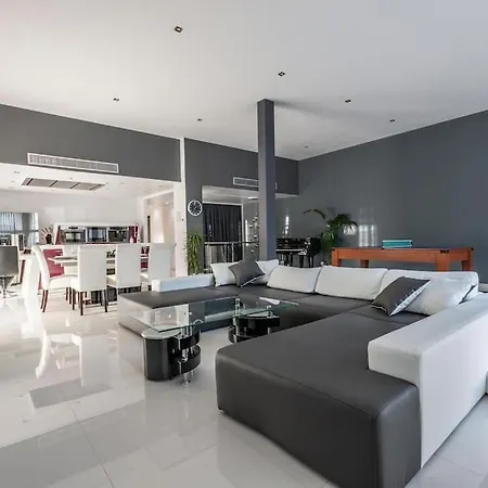 Villamarly I - Luxury House 100 From The Beach